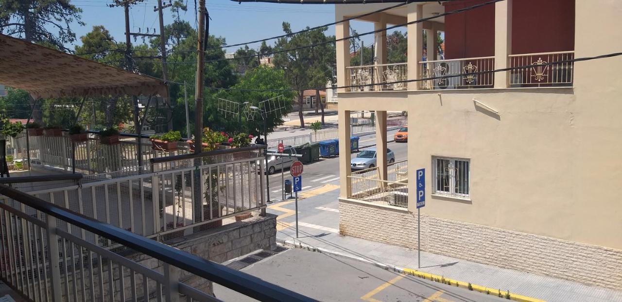 The George Apartments Nea Kallikrateia Екстериор снимка